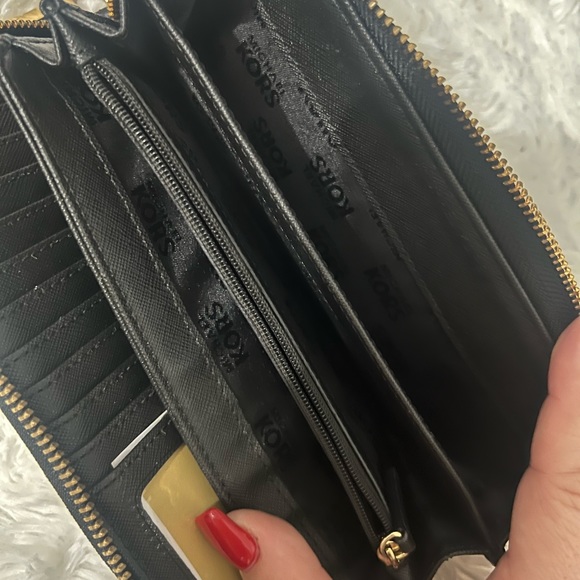 Michael Kors Jet set travel with Wallet - Picture 6 of 6